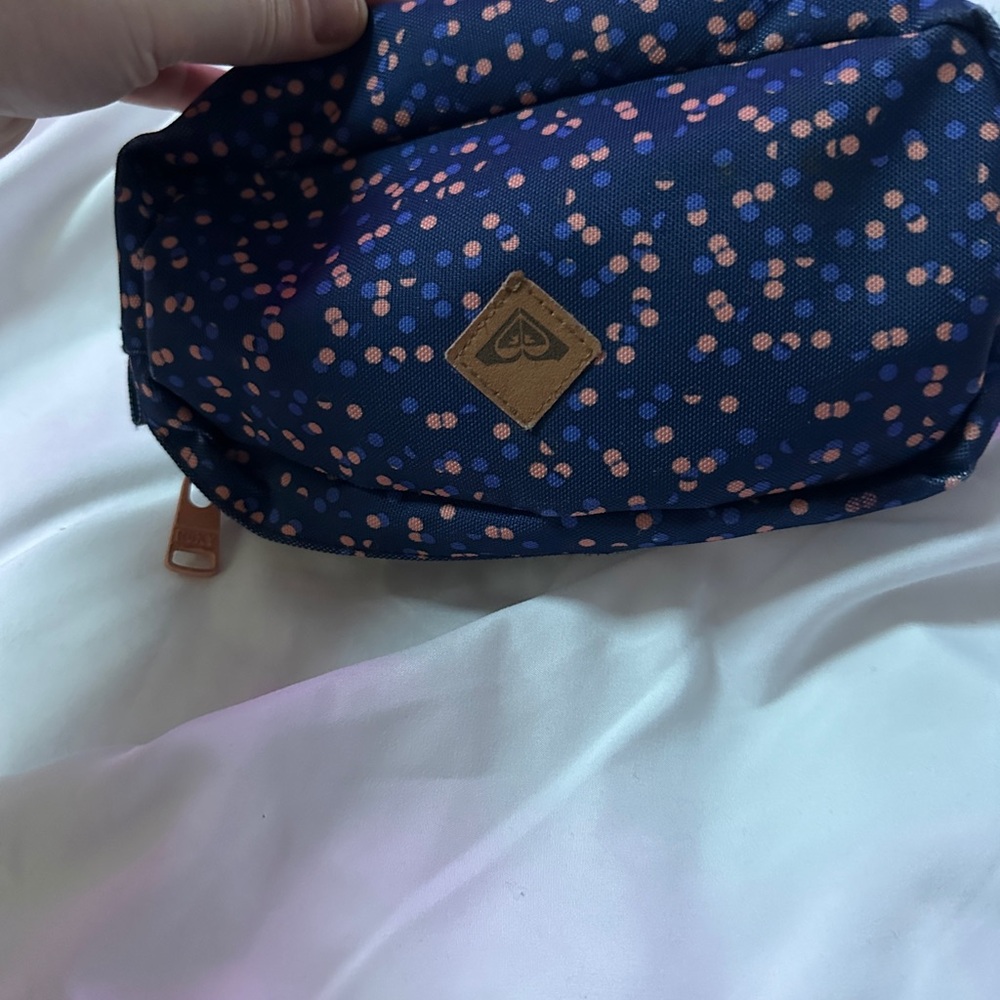 Roxy pouch